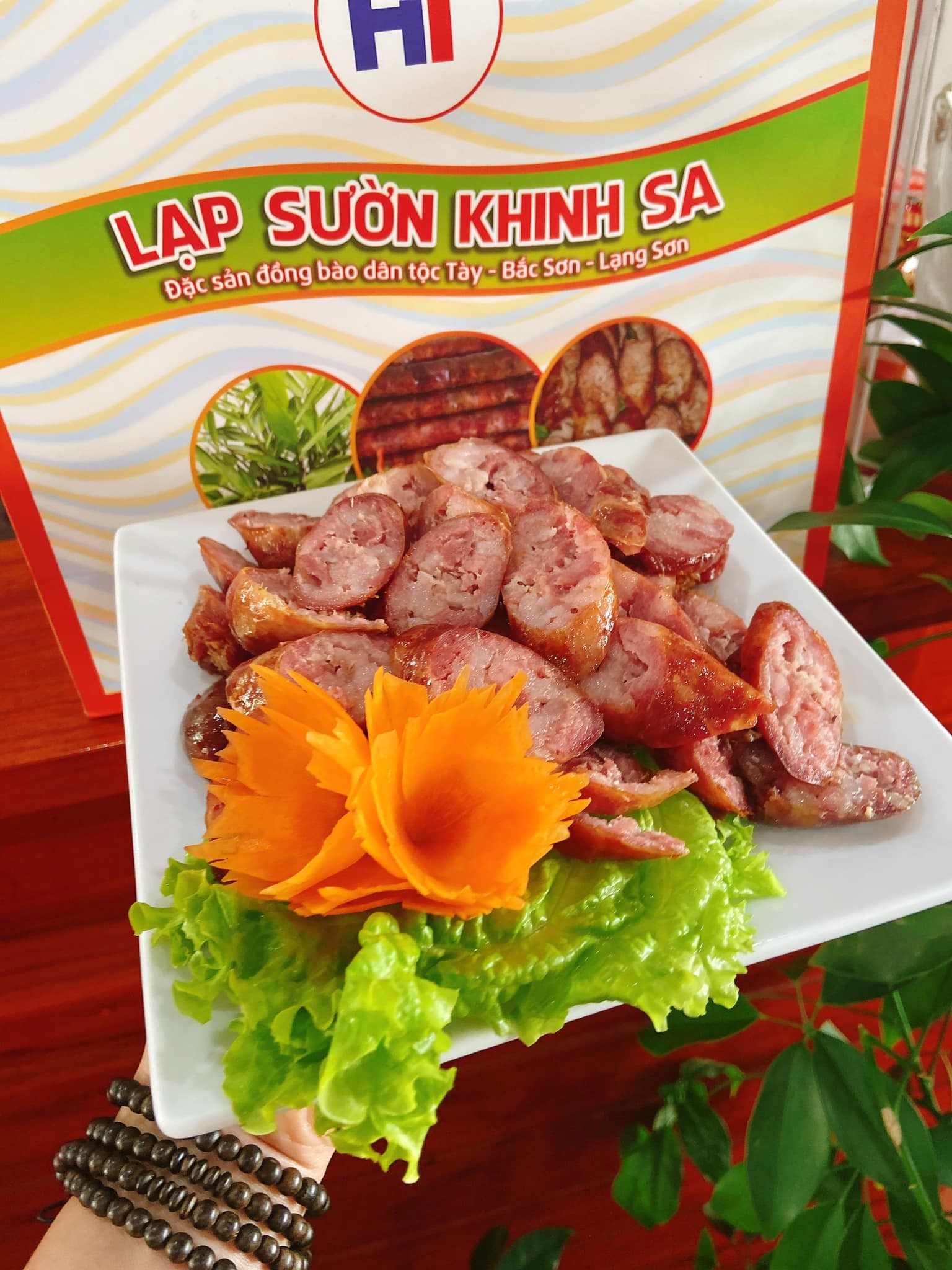 Lạp sườn Khinh Sa