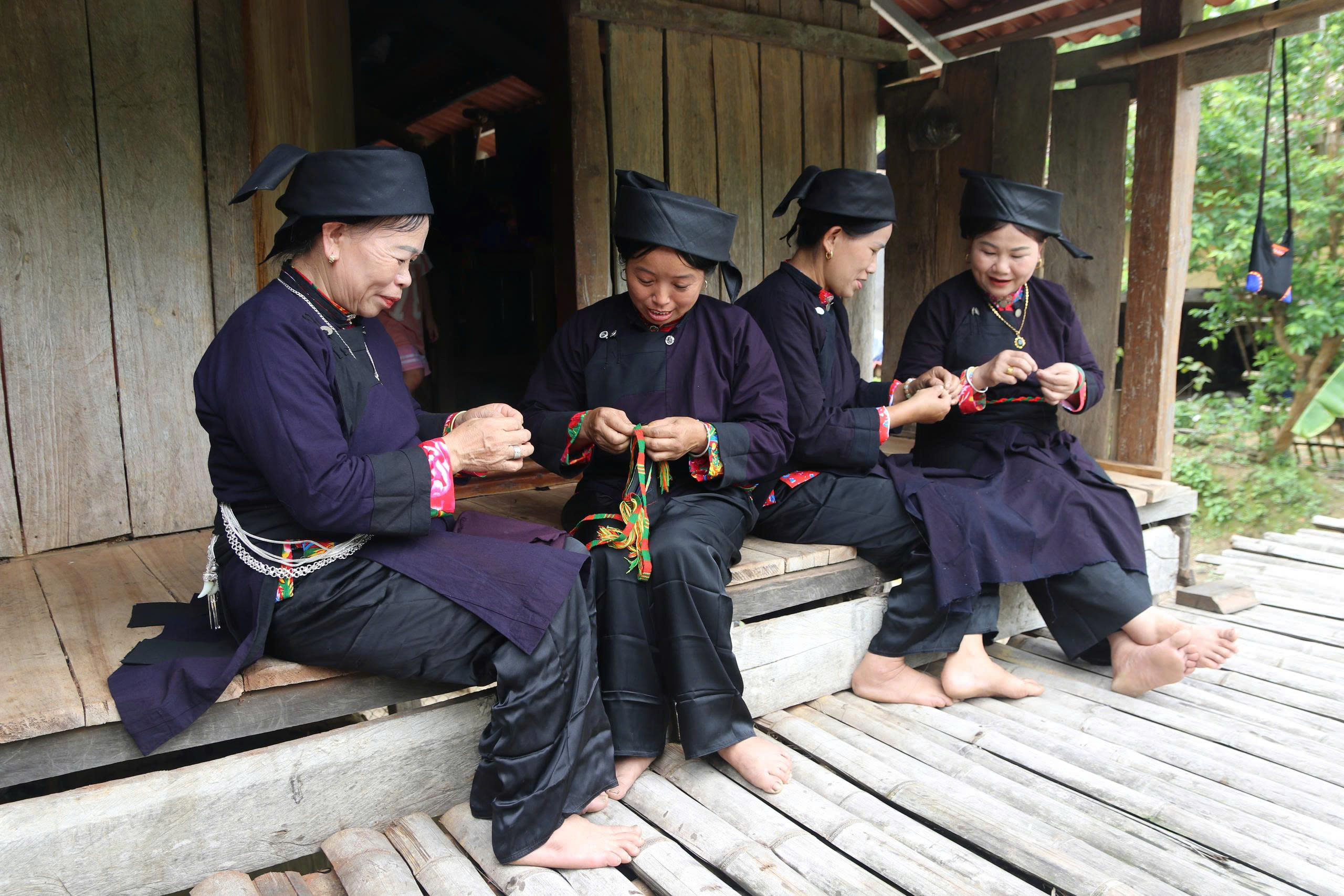 Trang phục dân tộc Nùng, xã Thiện Thuật, Bình Gia - Lạng Sơn